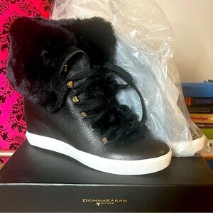 Donna Karan New York CRISTIN-WEDGE BOOT